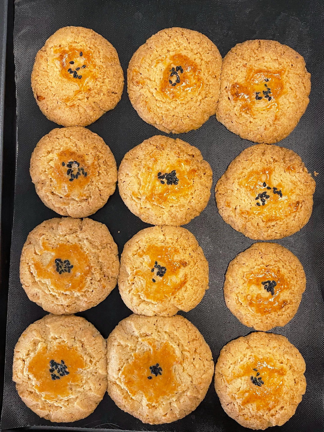 轻轻一按就碎掉的原味桃酥（不输猪油版）