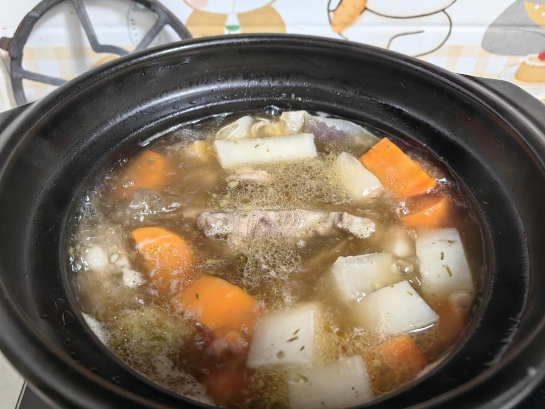 清炖滋补羊排汤
