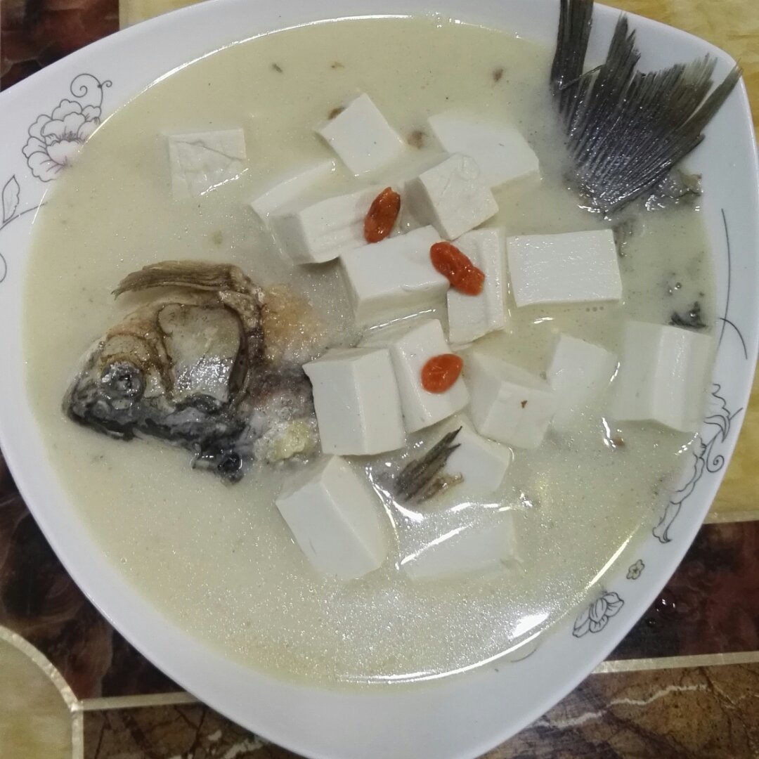 鲫鱼豆腐汤