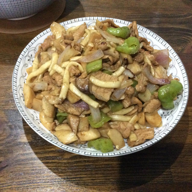 杏鲍菇辣子炒肉