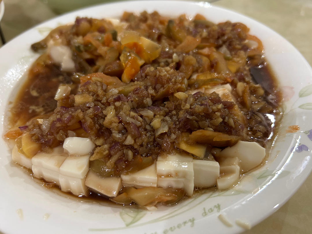 皮蛋拌豆腐