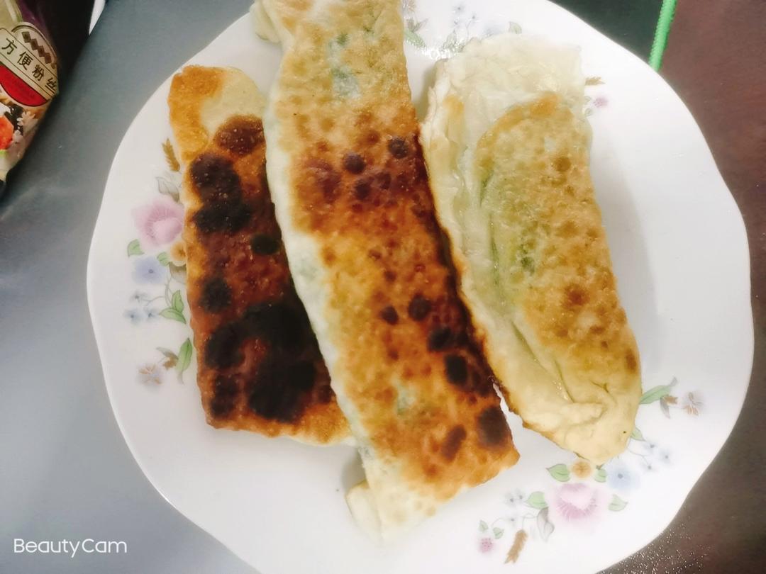 吹弹可破的韭菜盒子