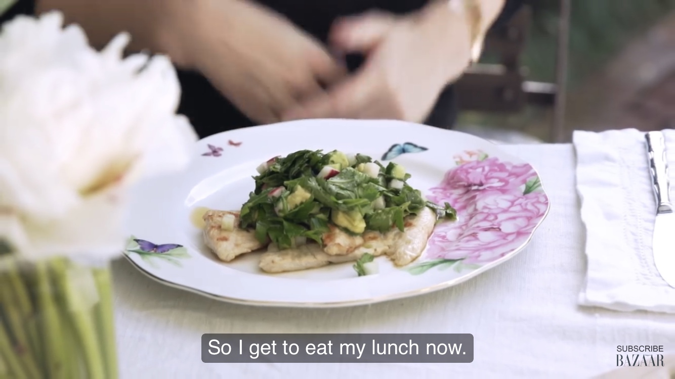 超模食谱：米兰达可儿同款午餐一一沙拉和鸡胸肉的做法