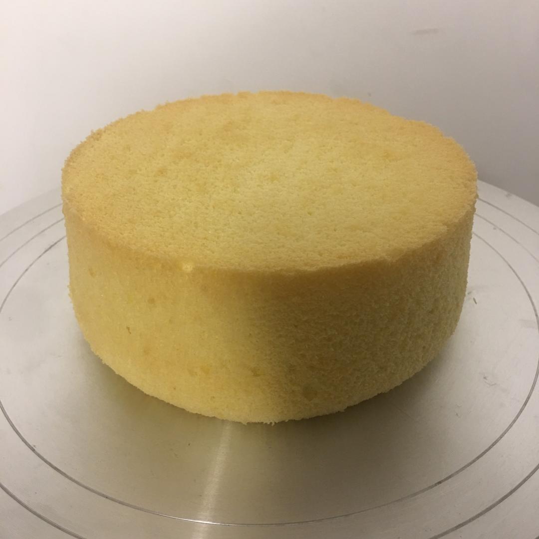 乐乐和八月做的八寸戚风蛋糕(适合做裱花奶油蛋糕胚)