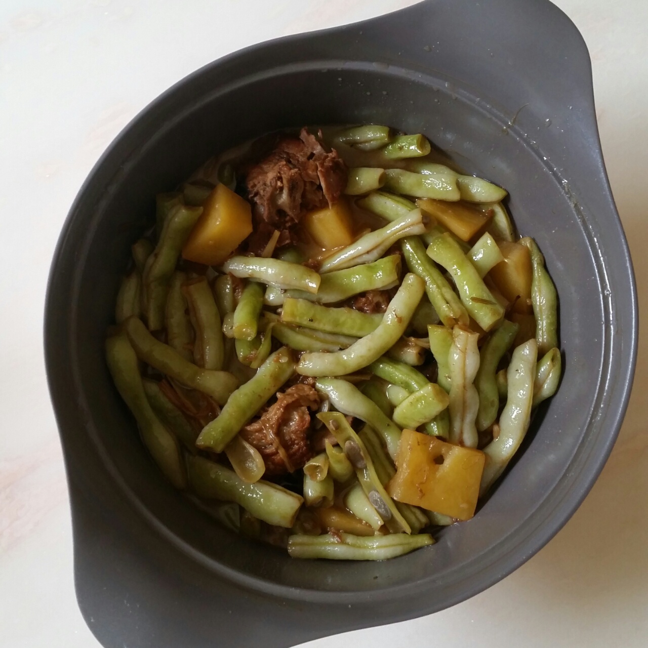 红烧排骨炖豆角土豆