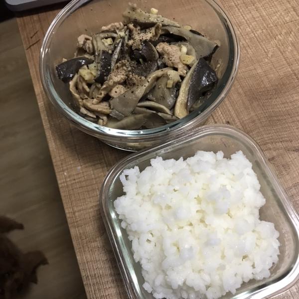 蘑菇炒肉