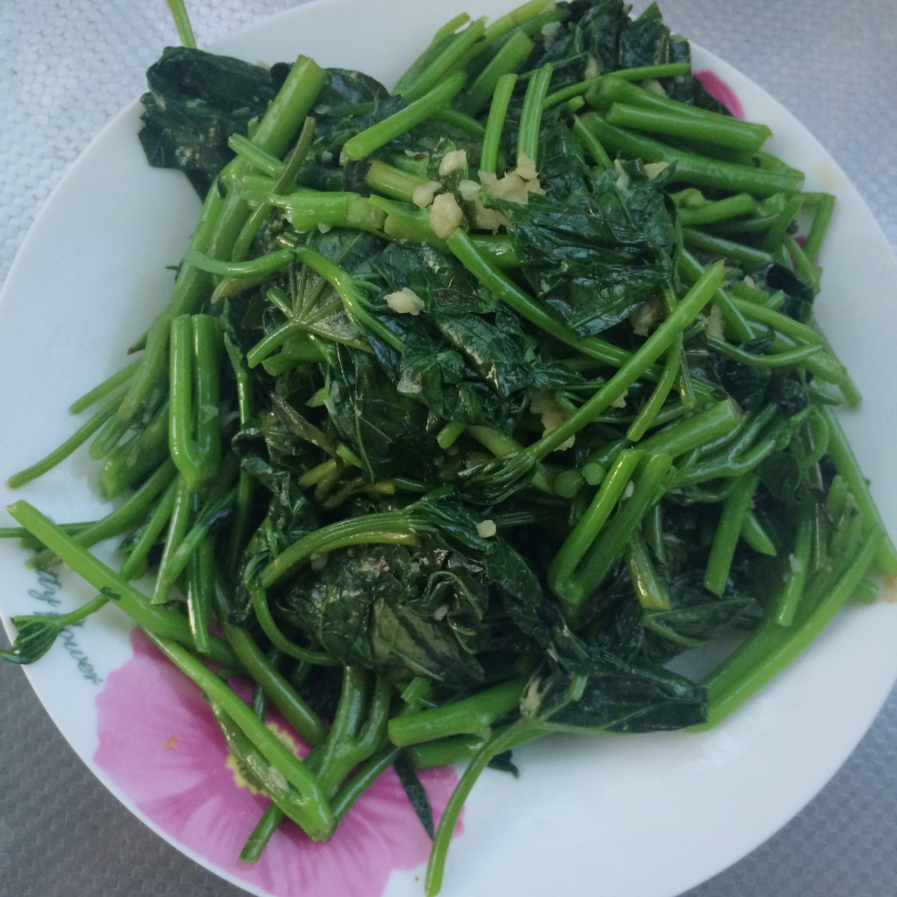 蒜炒红薯叶