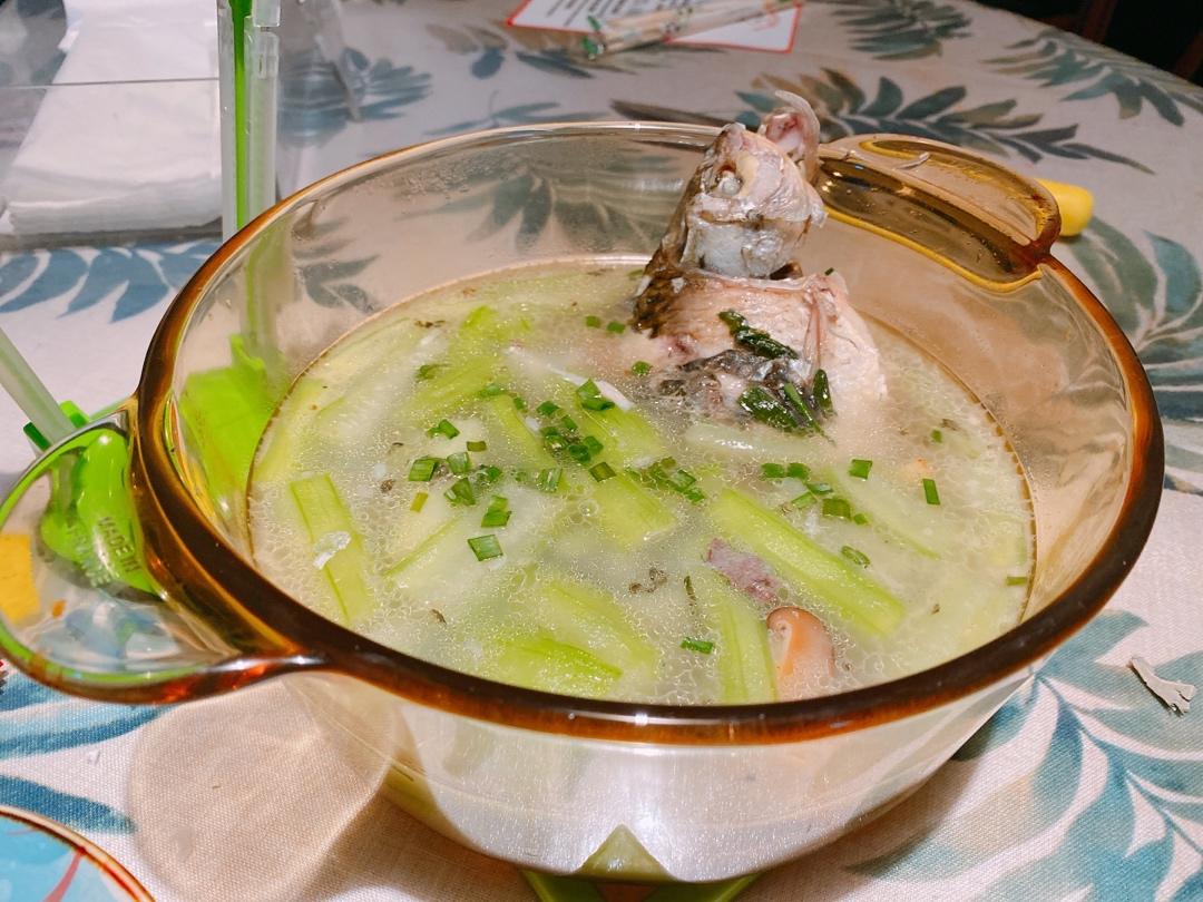 丝瓜鲫鱼汤