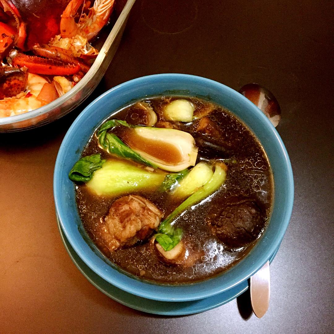 马来西亚肉骨茶（丰富配料版）