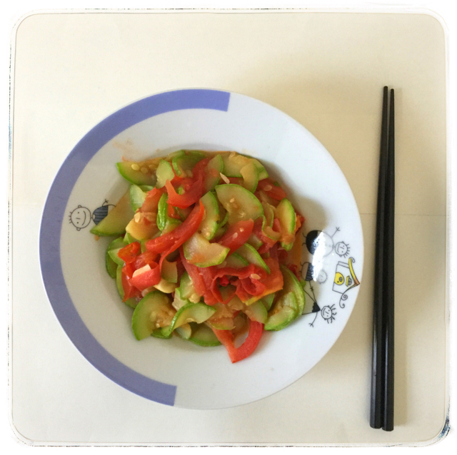 西红柿炒西葫芦