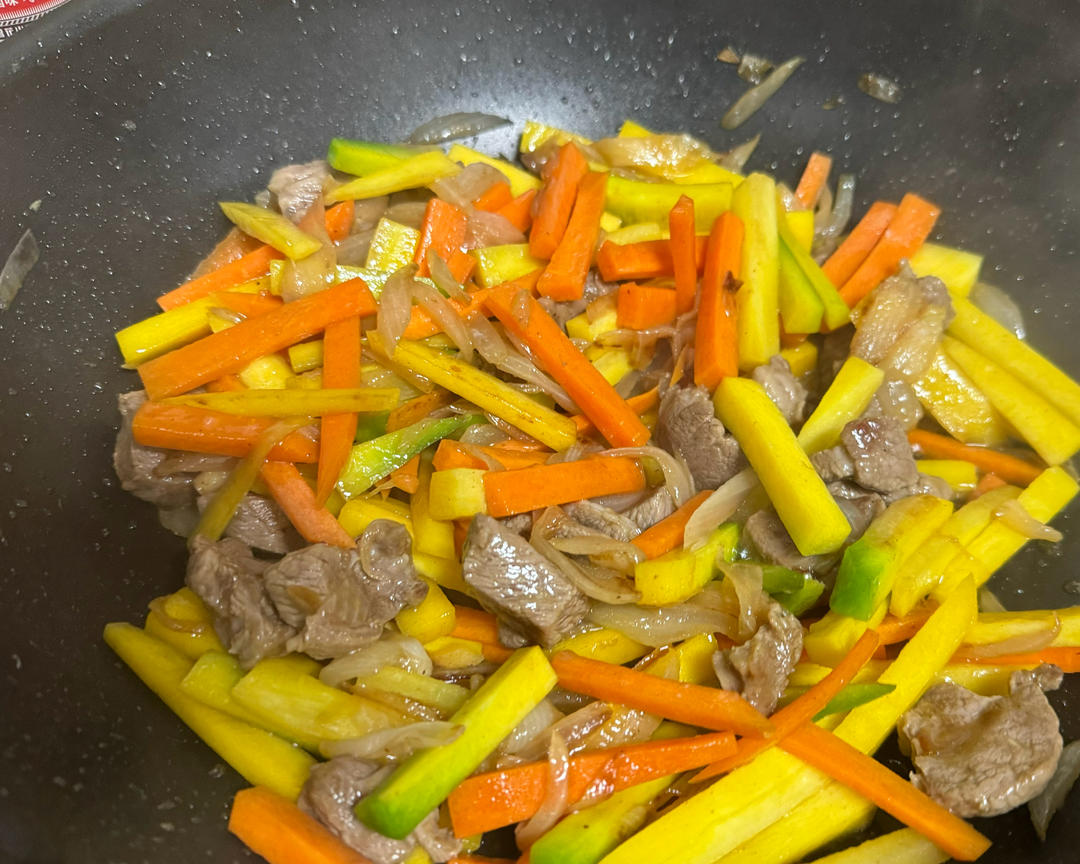 新疆抓饭（简单又好吃的电饭锅版）