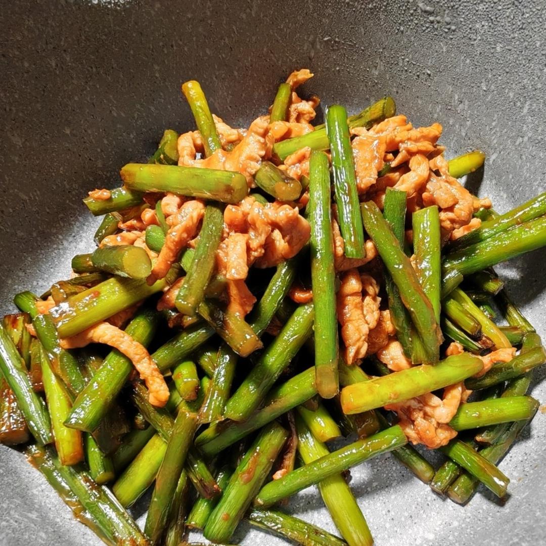 蒜苔炒肉丝