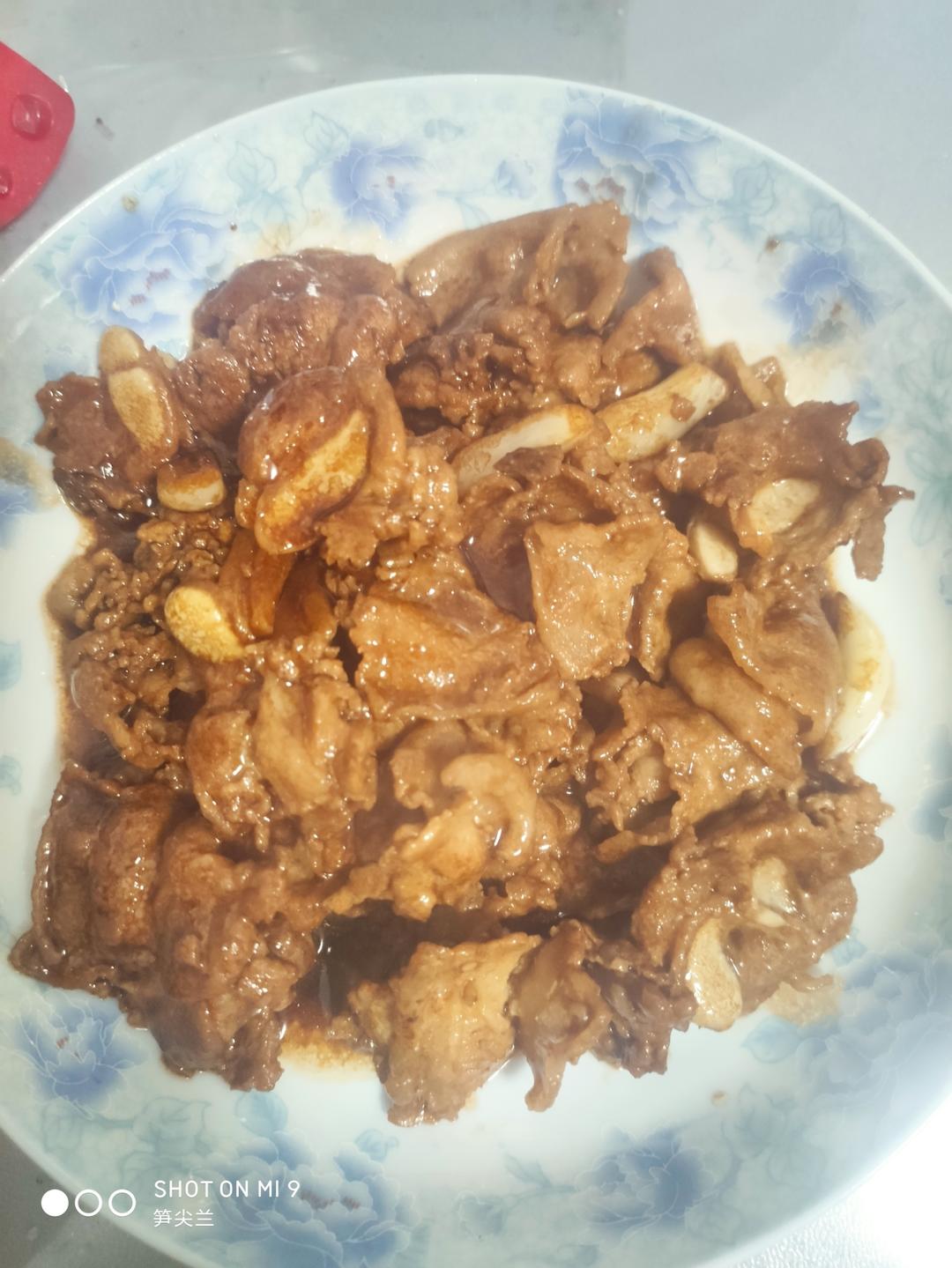 打倒烤肉的炒五花肉片