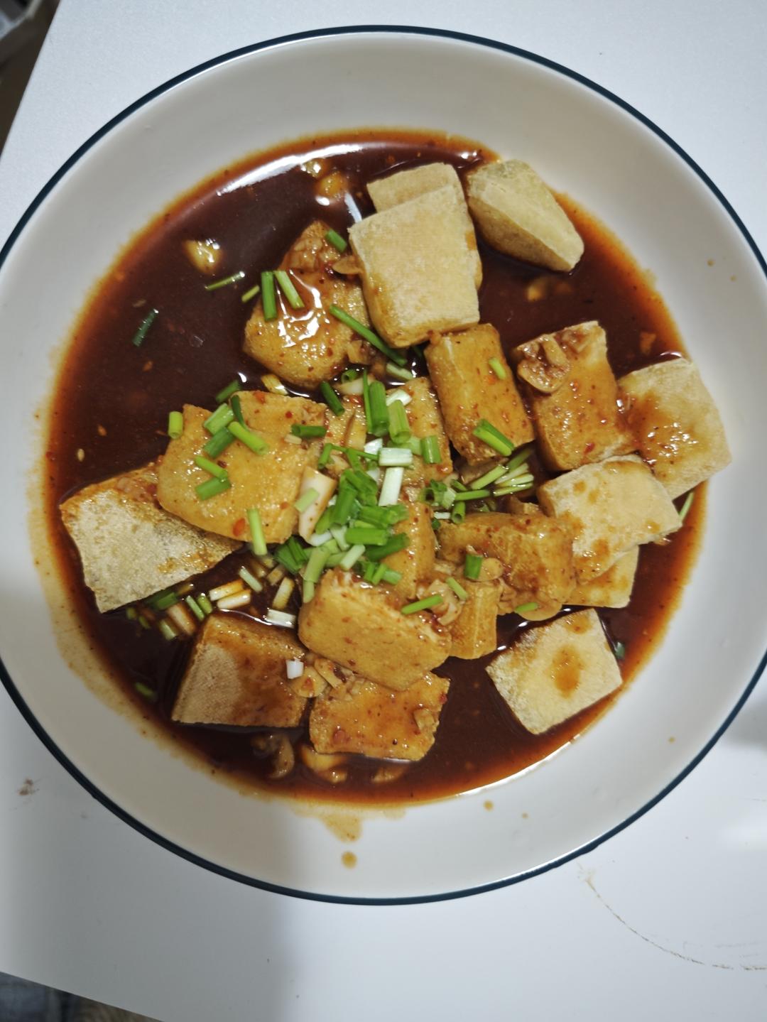 学会这个浇汁豆腐，再也不用去夜市摊了