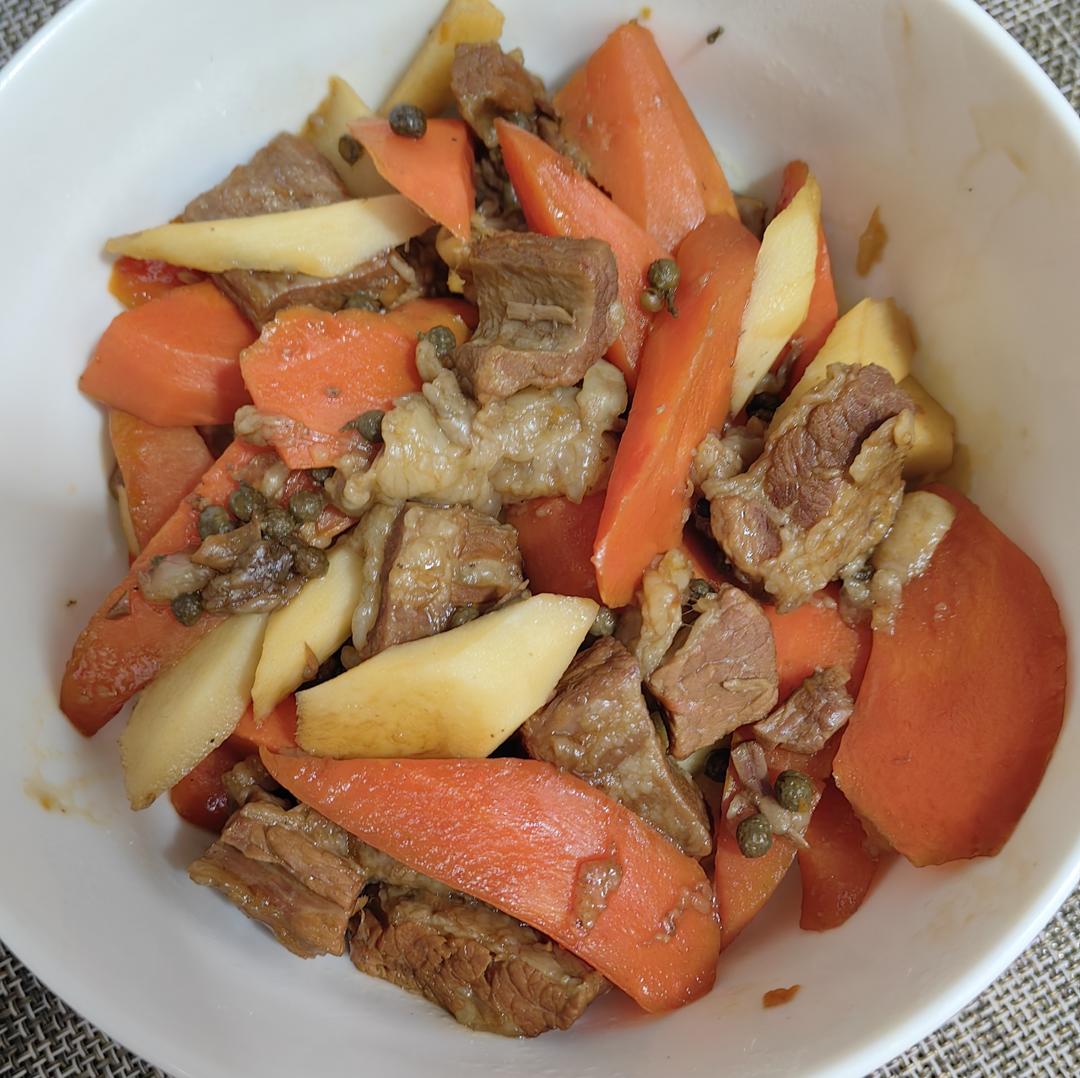 胡萝卜土豆烧牛腩