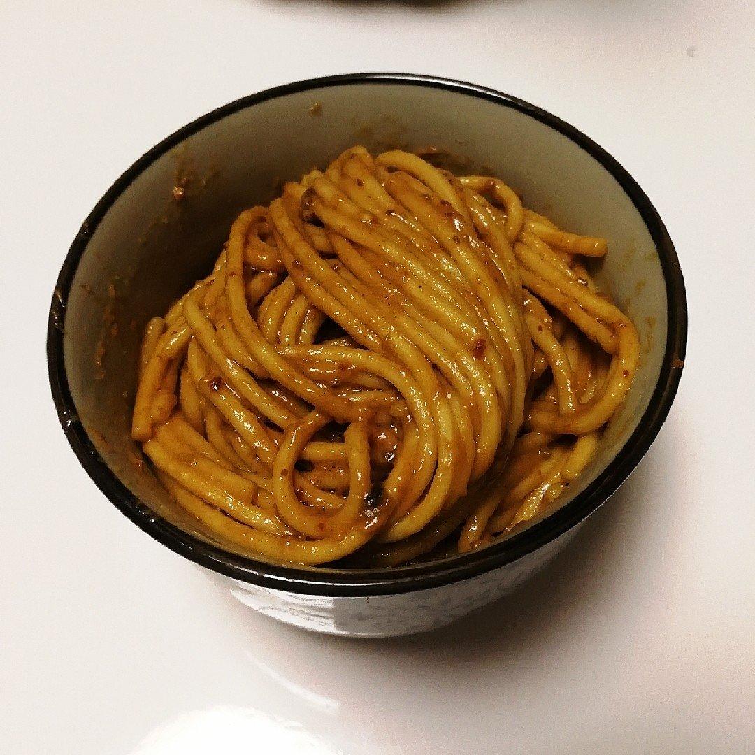 热干面酱汁调法/热干面