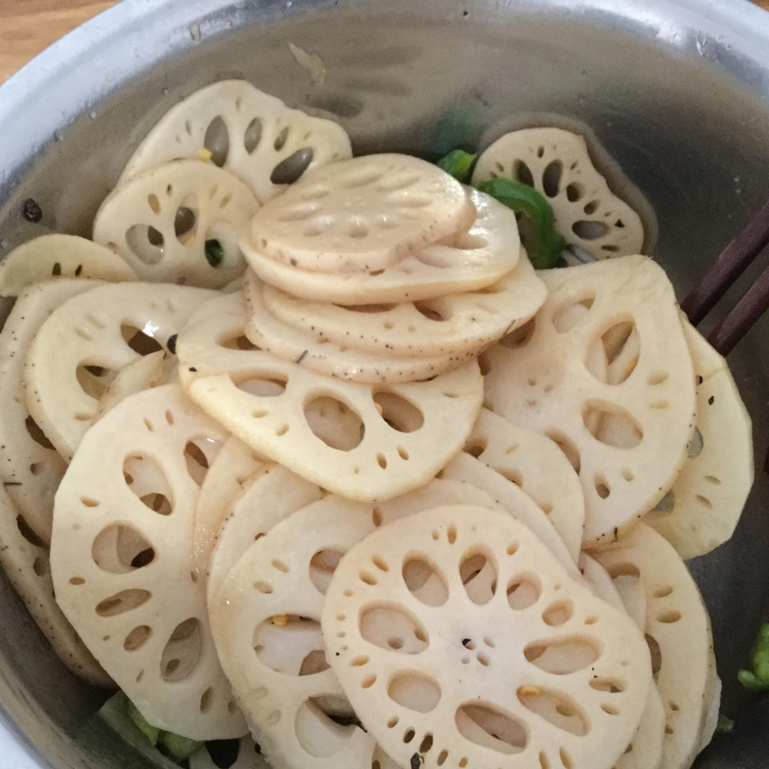 炝拌莲菜