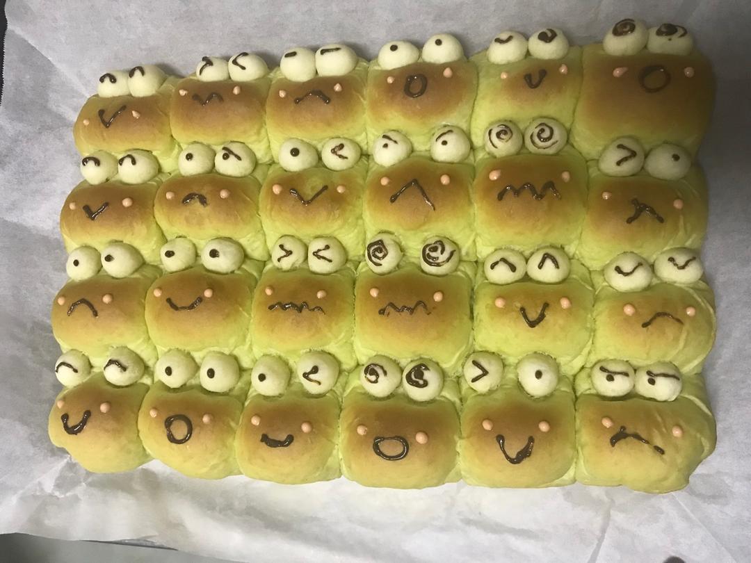青蛙挤挤小面包