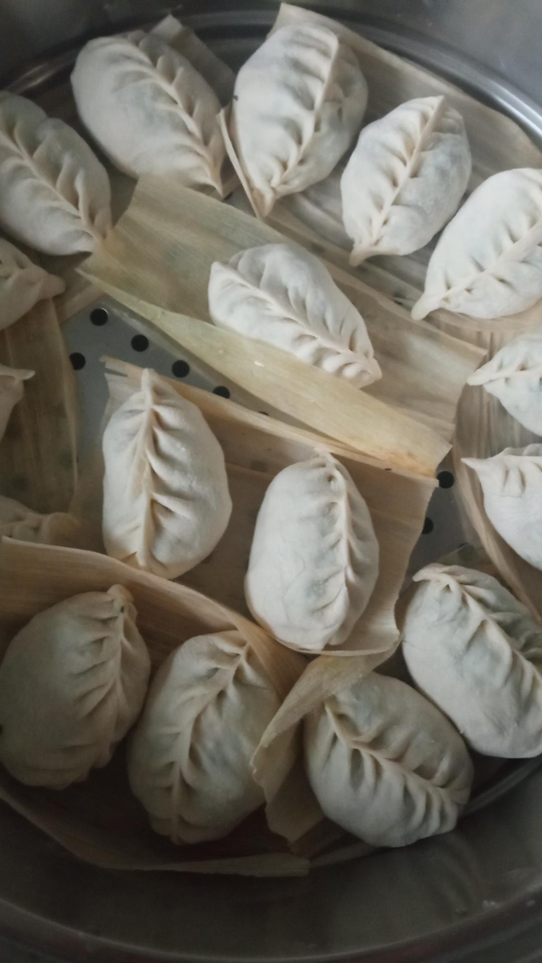 萝卜苗烫面包的做法