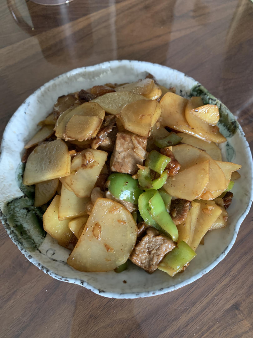 土豆片回锅肉