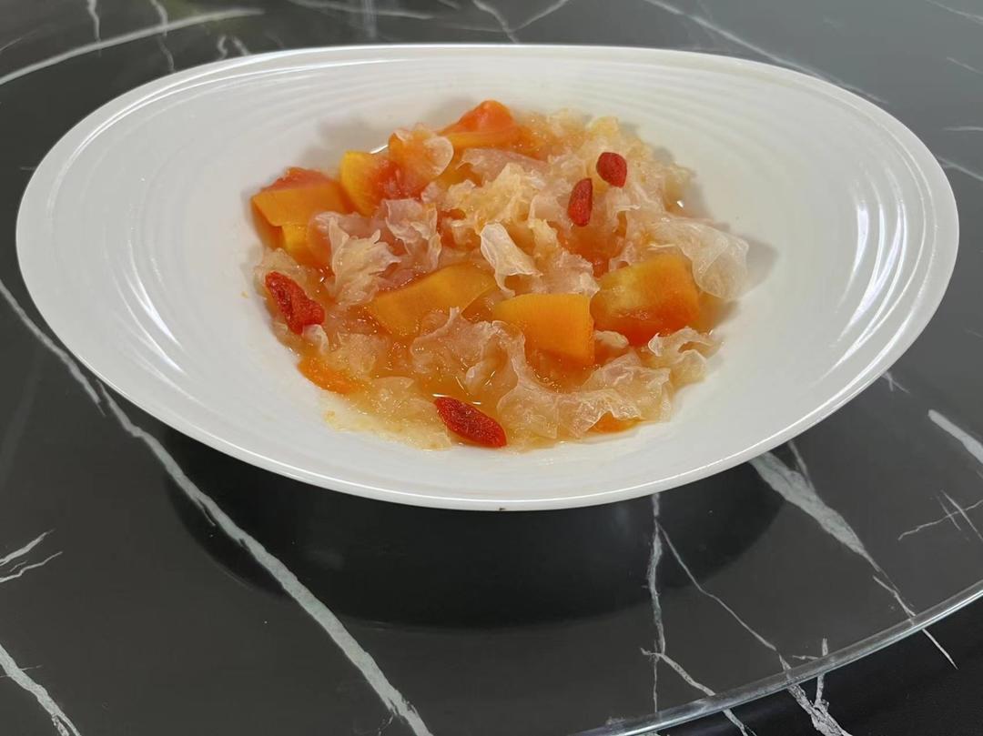 红枣木瓜银耳羹 | 滋润养颜