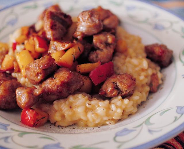 香肠苹果烩饭 Risotto alle noci con salsiccia, mela e timo的做法