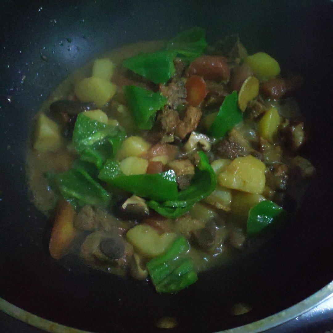 土豆炖排骨