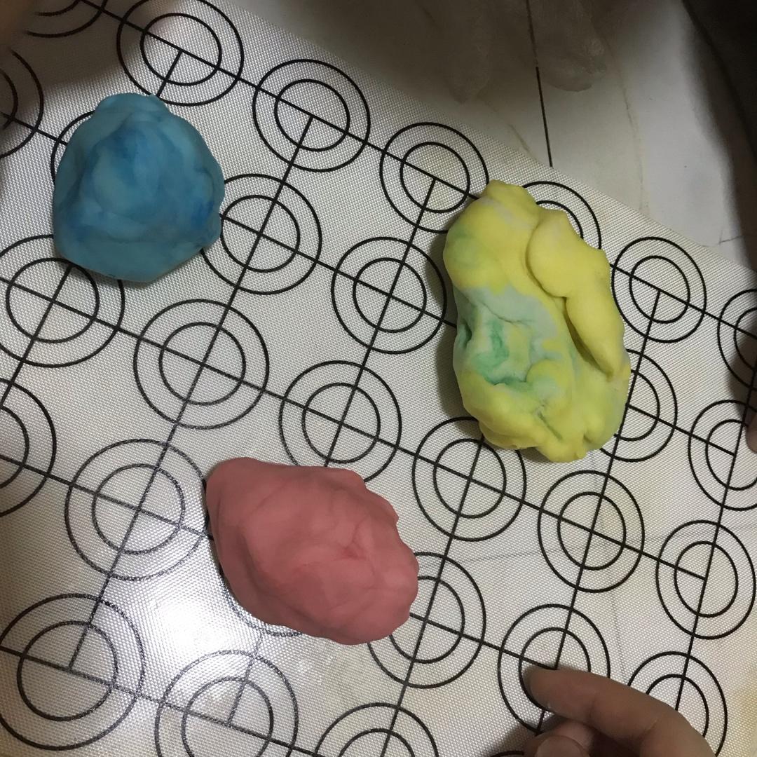 用面粉自制橡皮泥，2块钱搞定一大包