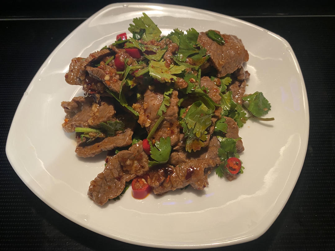 凉拌香菜牛肉