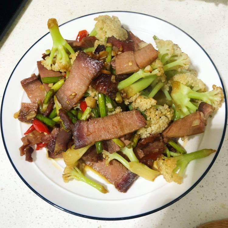 腊肉炒花菜