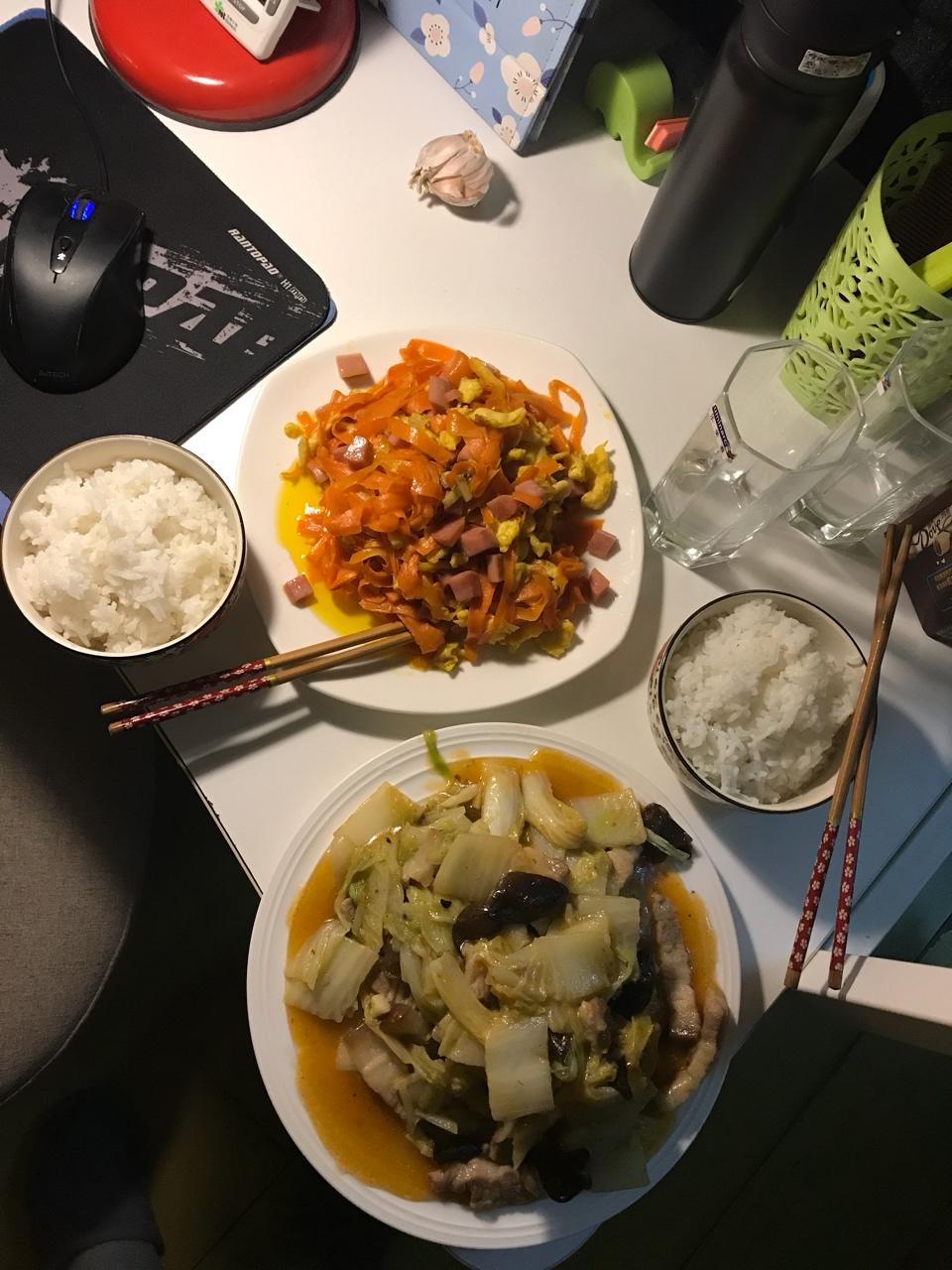 白菜猪肉炒木耳