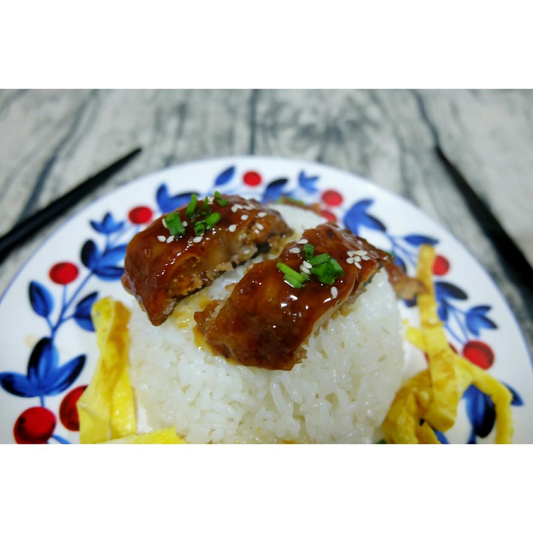 蒲烧鳗鱼饭