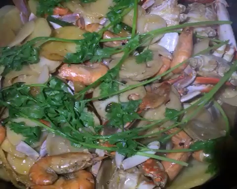 超简单的虾蟹煲