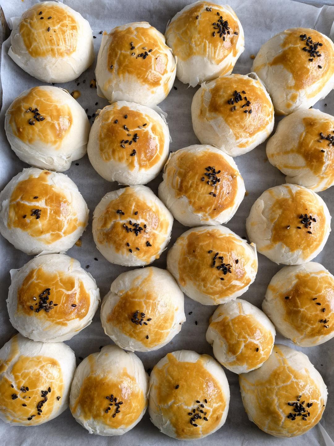 超简单 免揉 酥掉渣的蛋黄酥(超详细附全程视频)不破酥『万能酥皮』