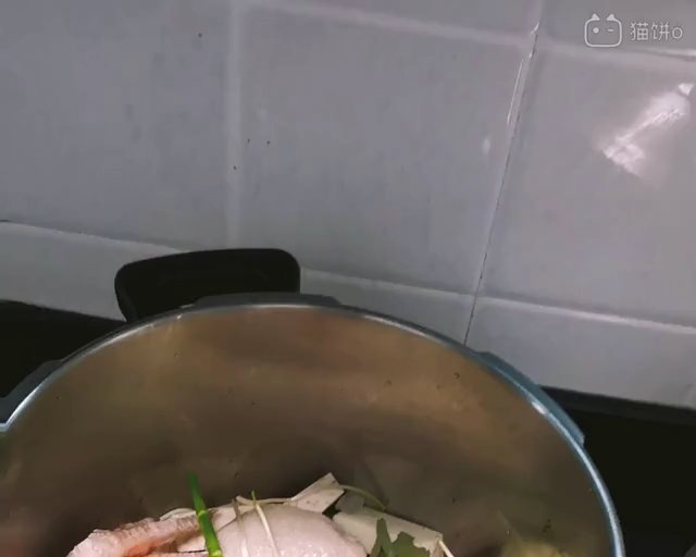 竹笋香芋烧鸡的做法