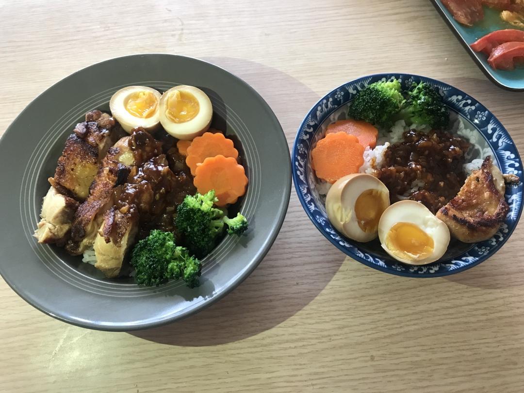 肥牛饭&黑椒鸡腿饭