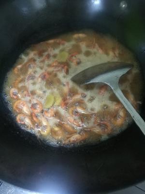 红汤河虾的做法 步骤3