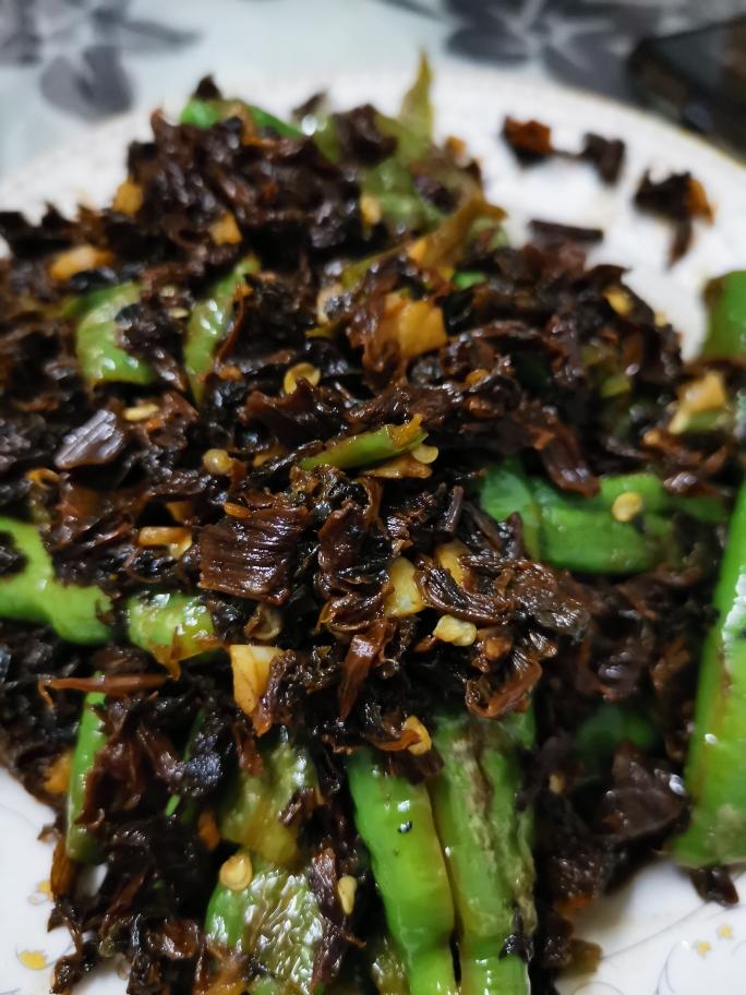线椒炒梅干菜的做法