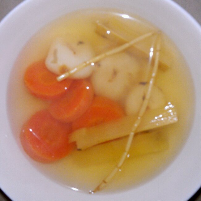 竹蔗茅根糖水