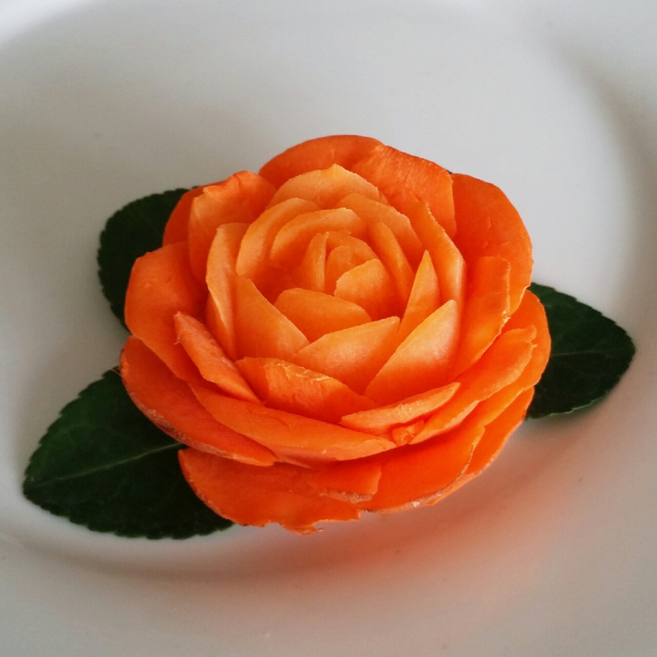 joshin净心做的雕刻萝卜花让你的菜肴锦上添花