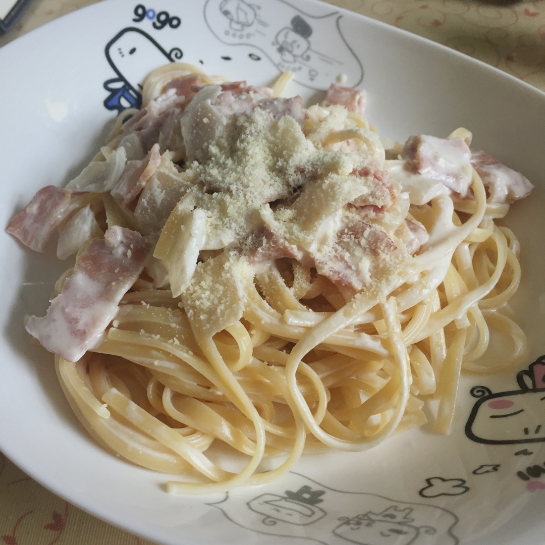 奶油培根蘑菇意面