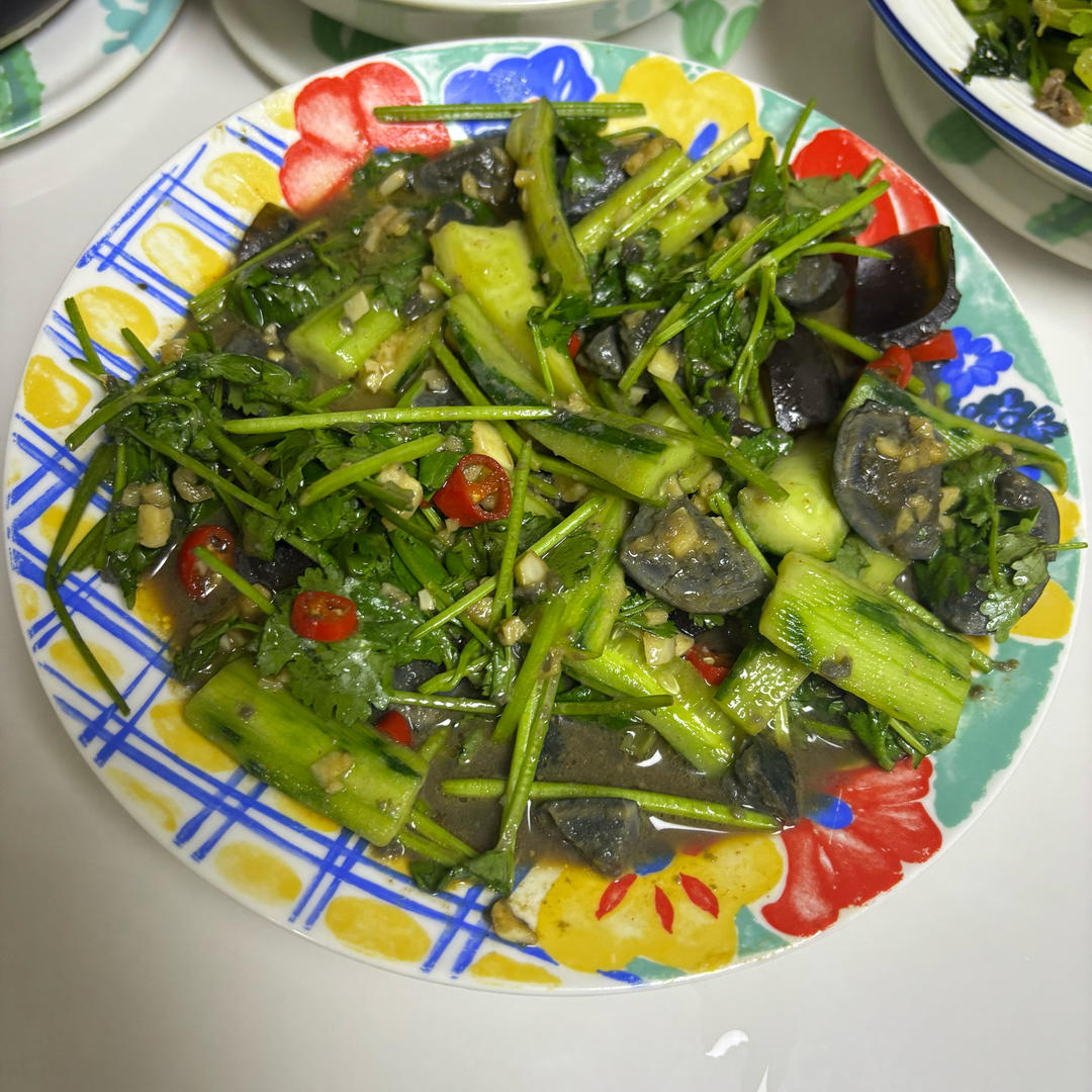 夏日开胃小凉菜“皮蛋拌黄瓜🥒”开胃减脂