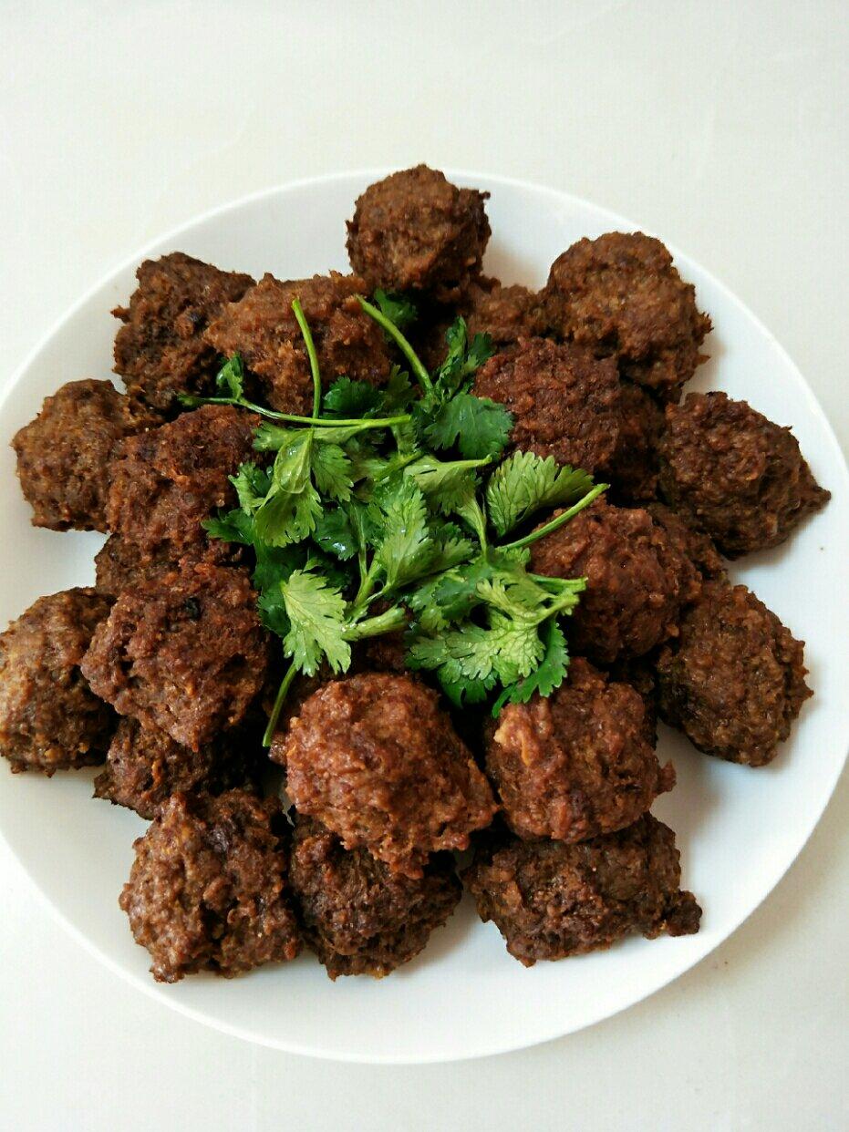 小静姐小厨娘做的炸牛肉丸子