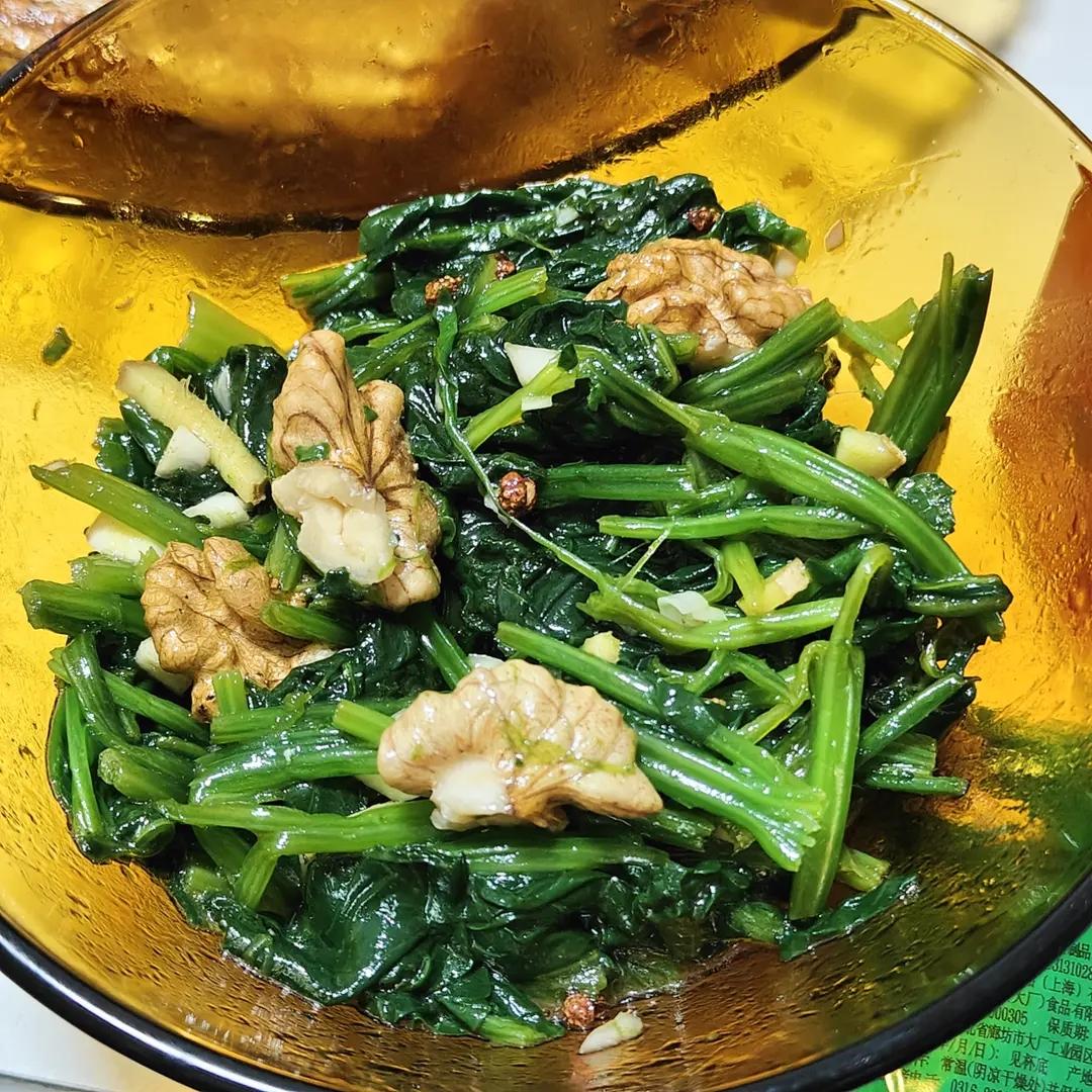 凉拌菠菜(家传秘方)
