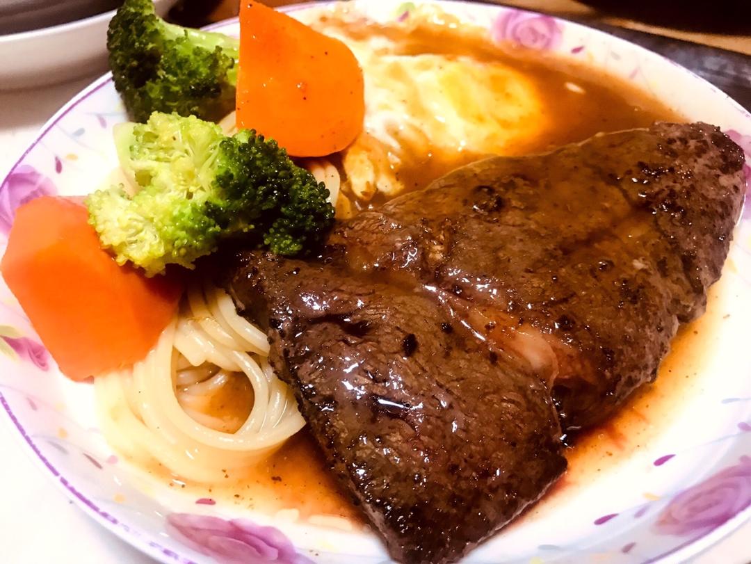 黑胡椒牛排（菲力牛排）—附黑胡椒汁的做法