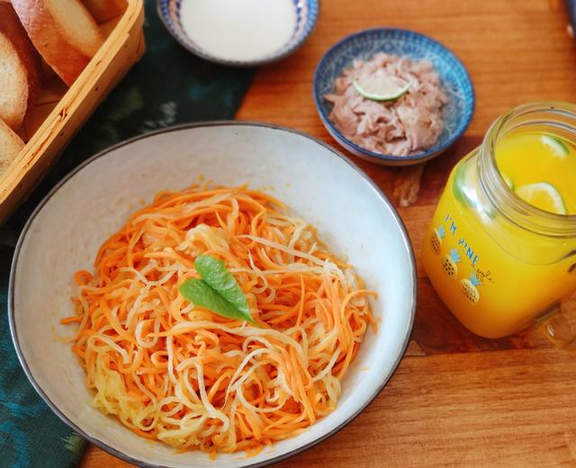 解秋燥创新菜——越南风味醋渍双色萝卜丝的做法