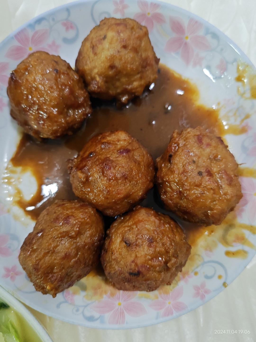 四喜丸子（红烧狮子头）