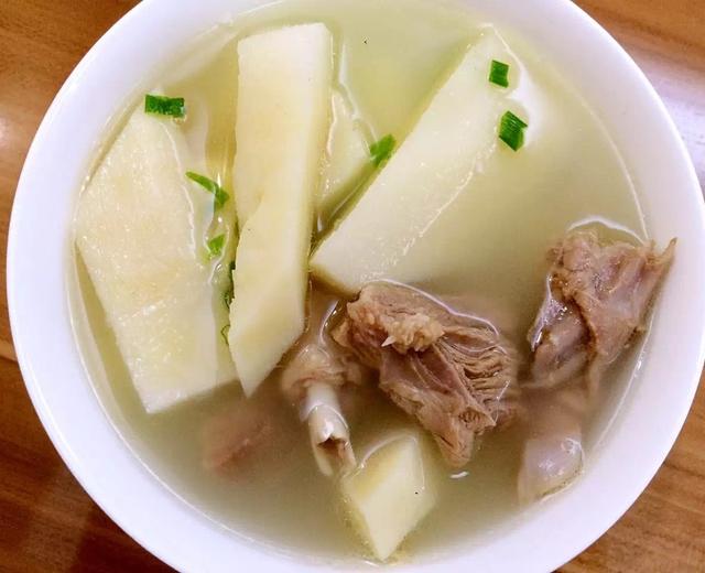 竹笋鸭肉汤的做法