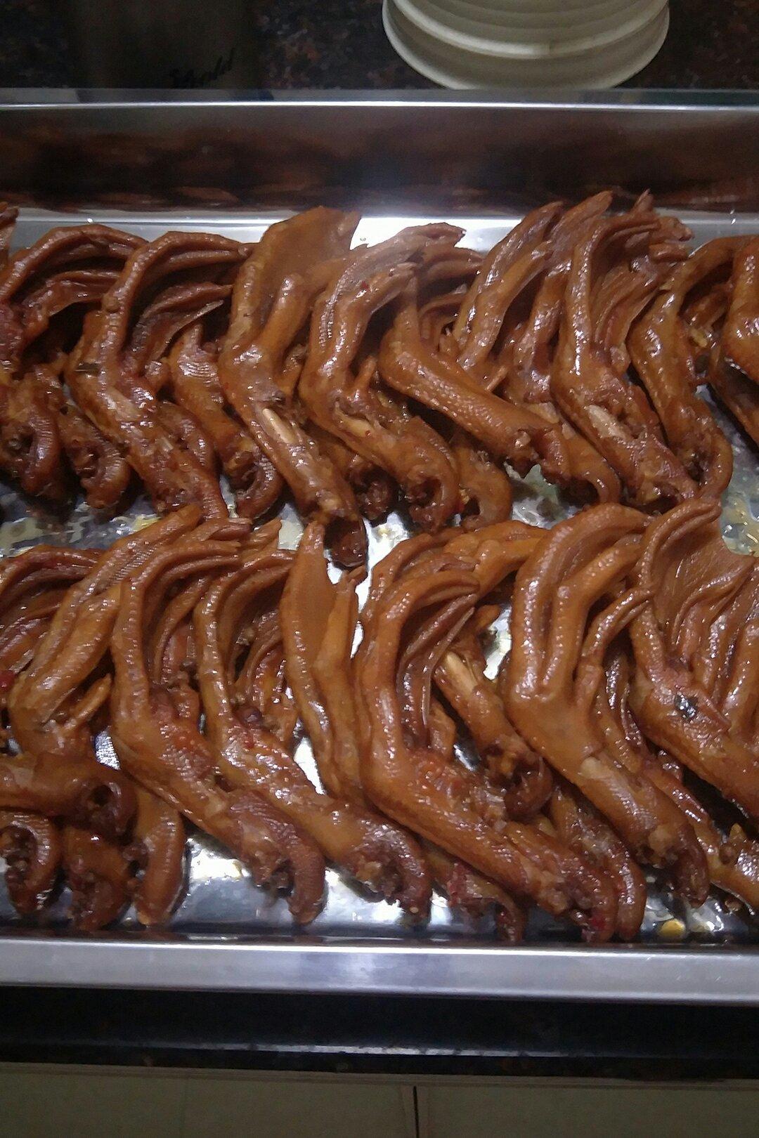 完爆小吃摊之卤鸭爪