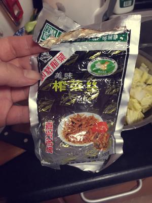 土豆丝炒榨菜的做法 步骤3